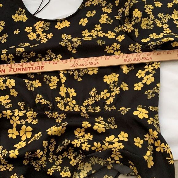 Who What Wear Medium yellow and black floral cropped top.  NWT - Picture 6 of 10